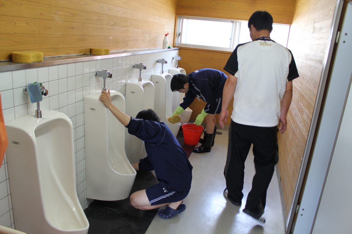 トイレ掃除に学ぶ会 勝間田高等学校
