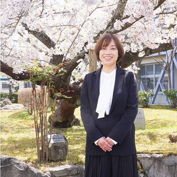 校長　牧野　美穂